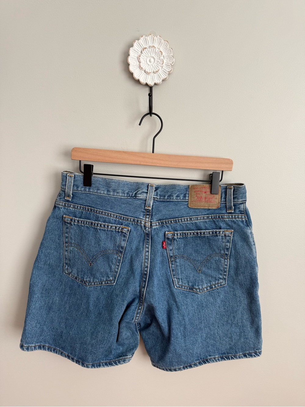 Vintage Levi's Women's 12 36951 High Rise Relaxed Fit Light Medium Wash VGUC